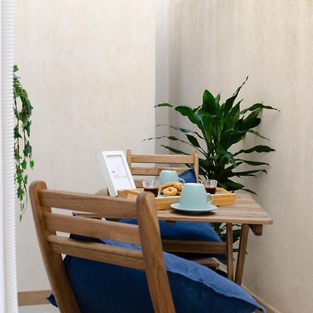 Modern Stone Apartment In The Heart Of Bari Exterior foto