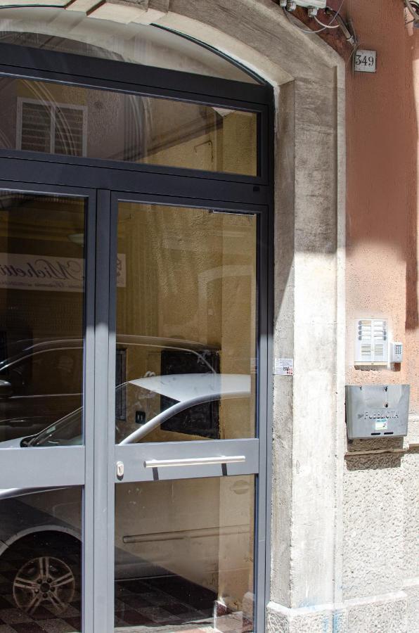 Modern Stone Apartment In The Heart Of Bari Exterior foto