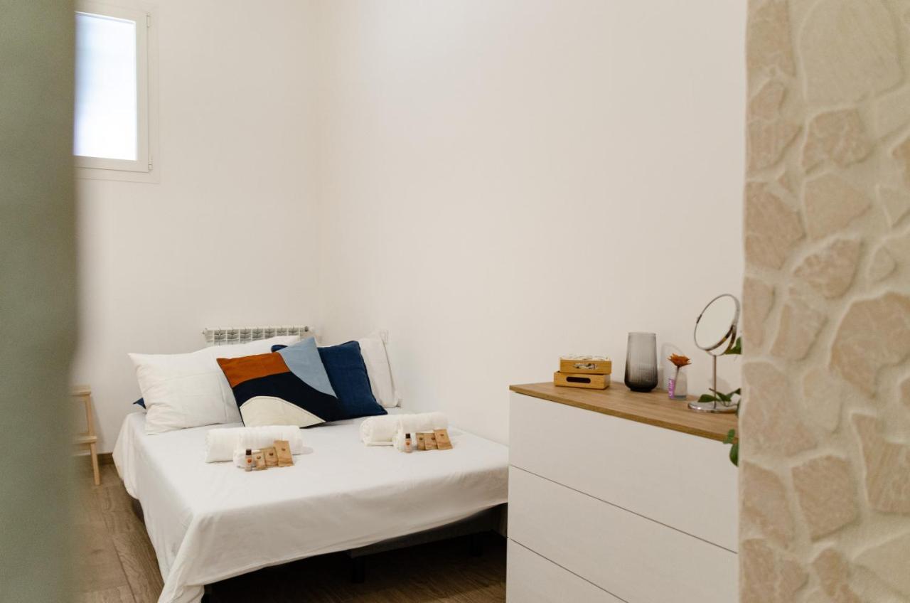 Modern Stone Apartment In The Heart Of Bari Exterior foto